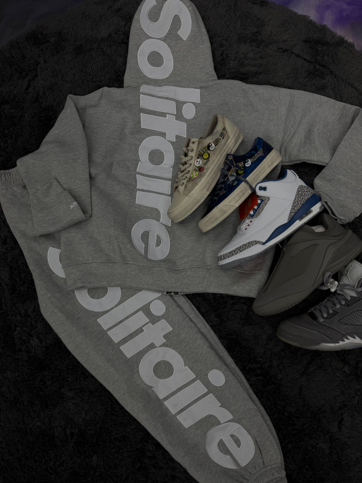 Grey White Solitaire