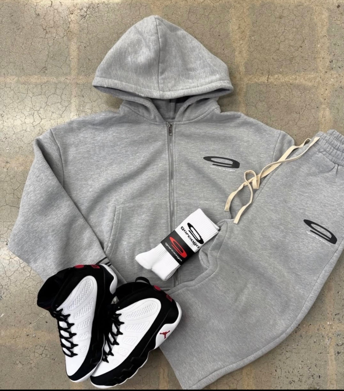 GREY BLACK GARCI